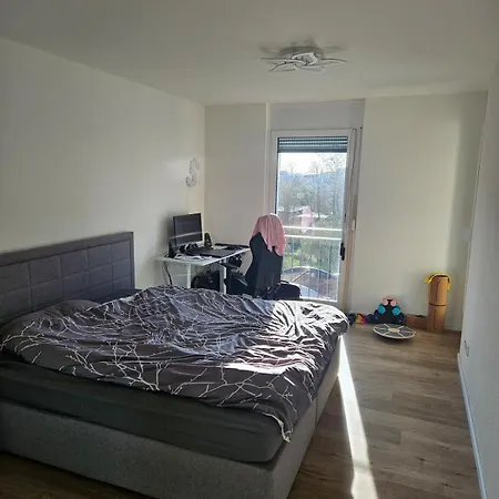 Bright 2-room With Balcony In 아파트