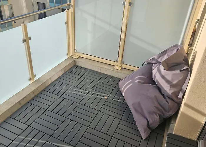 Bright 2-room With Balcony In Norimberga